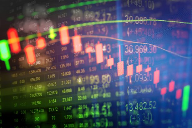 日経平均が3日ぶり反落、トランプ関税の影響で自動車株が軟調